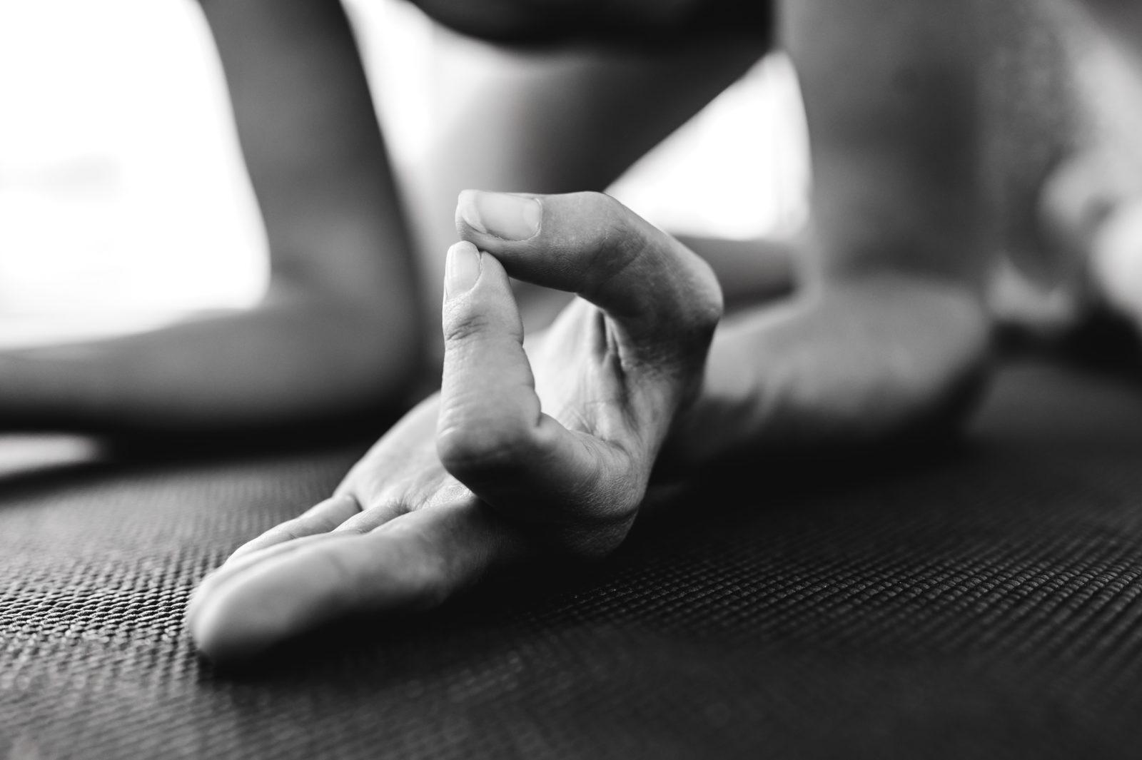 conscious-design-nDnLMXYqOVs-unsplash Marion Rebérat et son tambour sous la yourte