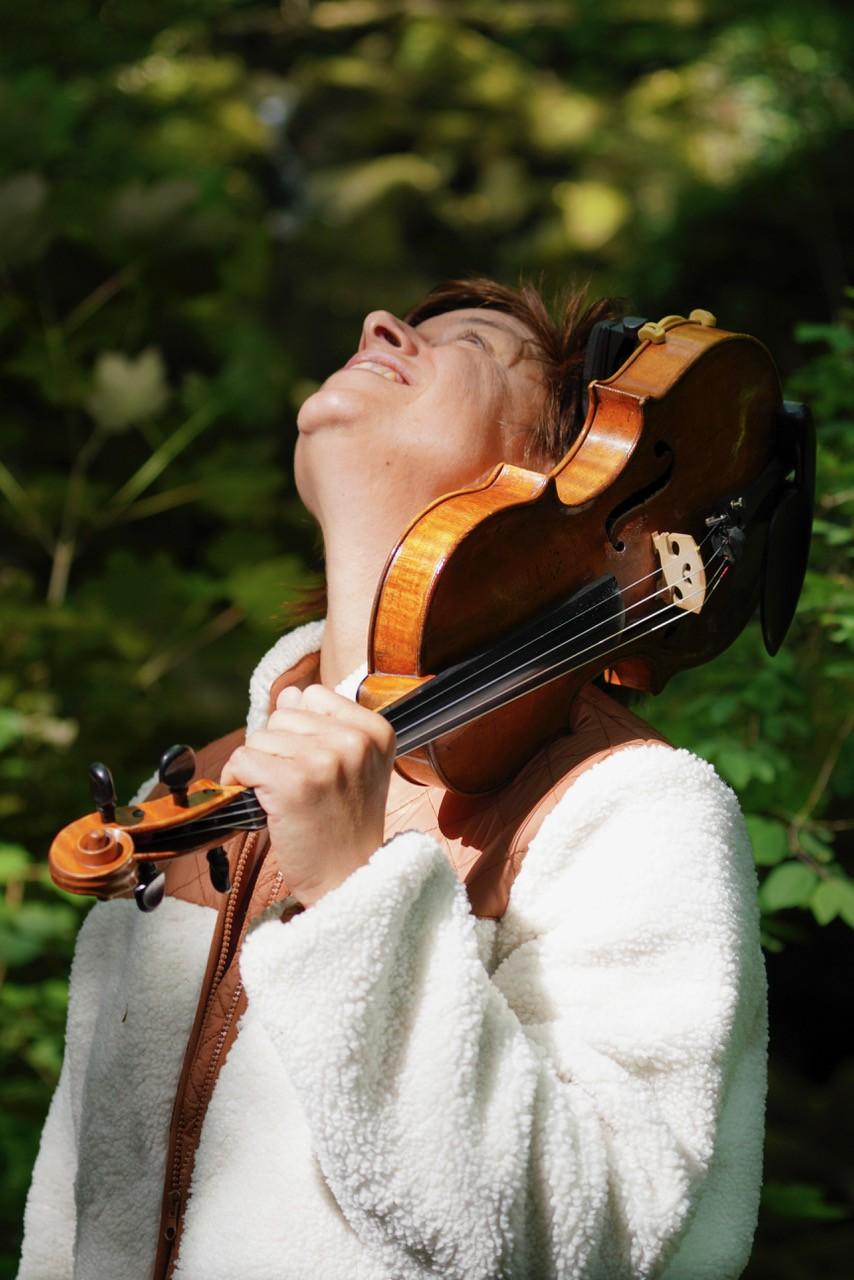 Portrait de marion Rebérat thérapeute, masseuse et auteure